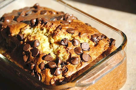 Einfacher Bananencake mit Schokostückchen