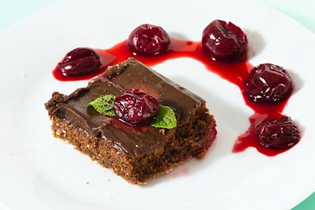 Brownie mit Früchten