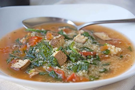 Bulgur Suppe mit Gemüse und Tofu