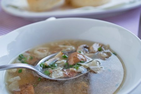 Champignonsuppe mit Speck