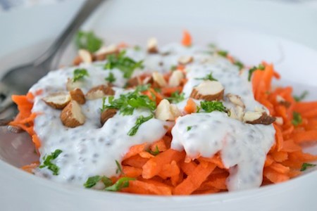 Chia Rüeblisalat im Glas