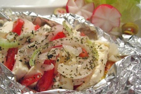 Grillierter Feta mit Tomaten