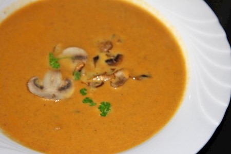 Herbstliche Champignons Kürbis Suppe