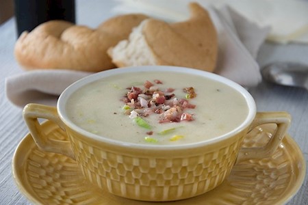 Käsesuppe mit Speck