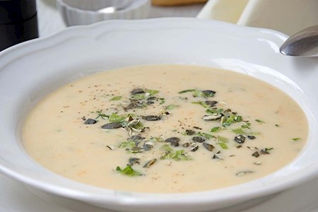 Kartoffelcremesuppe mit würziger Gremolata