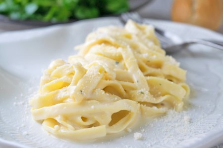 Linguine mit Vier Käse Sauce