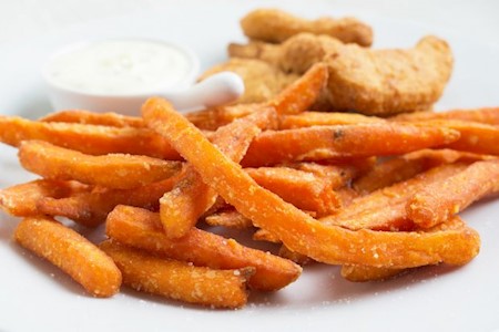 Pommes Frites aus Süsskartoffeln