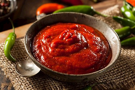 Rotes Peperoni Pesto