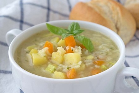 Zitronen Minze Suppe nach portugiesischer Art