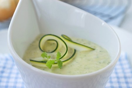 Zucchetti Joghurt Suppe